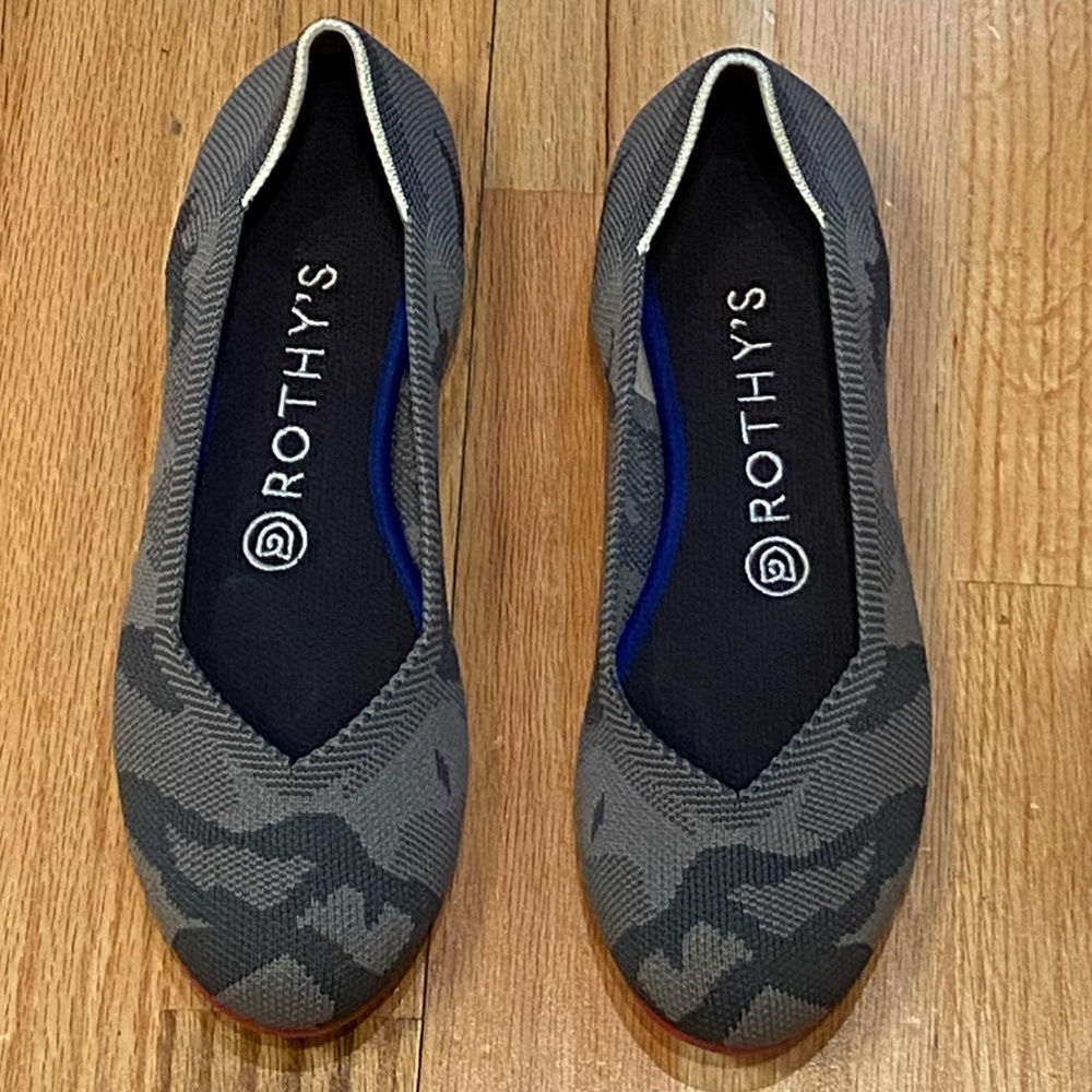 Rothy’s - camouflage shoe US7
